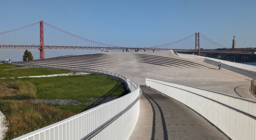 Calor não afasta turismo em Lisboa