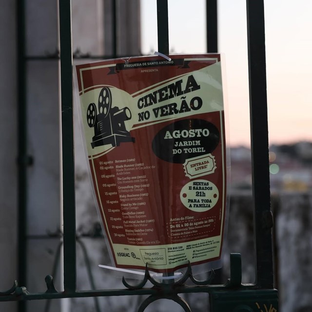 Antes da exibição dos filmes, os espectadores terão ainda oportunidade de assistir à curta-metragem da iniciativa Cinema de Palmo e Meio e ao documentário Pelas Pessoas Sempre, assinado pela Freguesia de Santo António, às 20h
