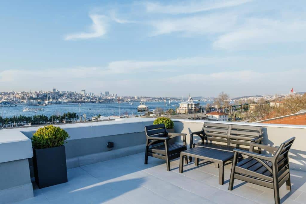 varanda com vista da Dream Bosphorus Hotel em Istambul