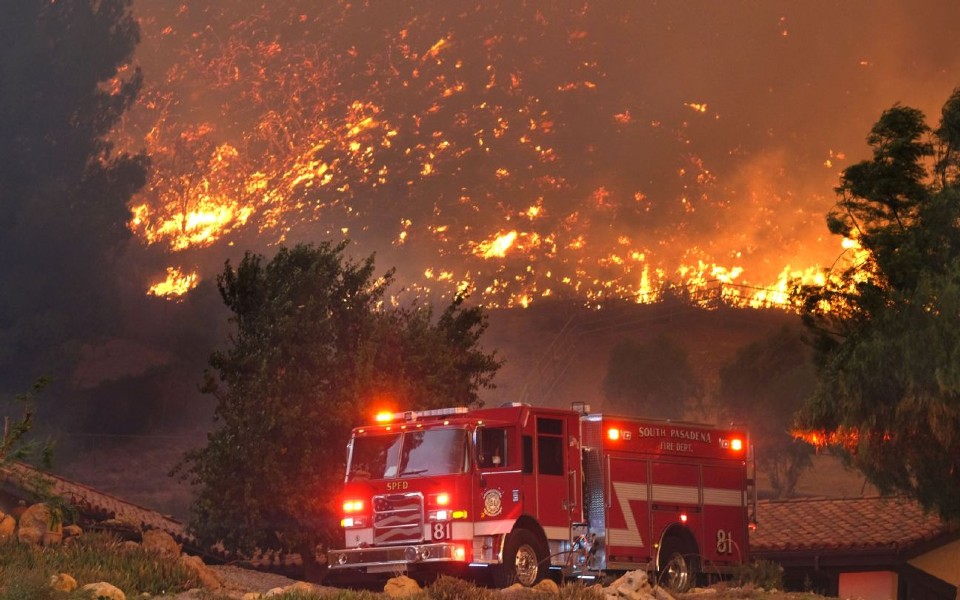 Incêndios: Mais de 90 fogos em Portugal combatidos por cerca de 1.980 operacionais