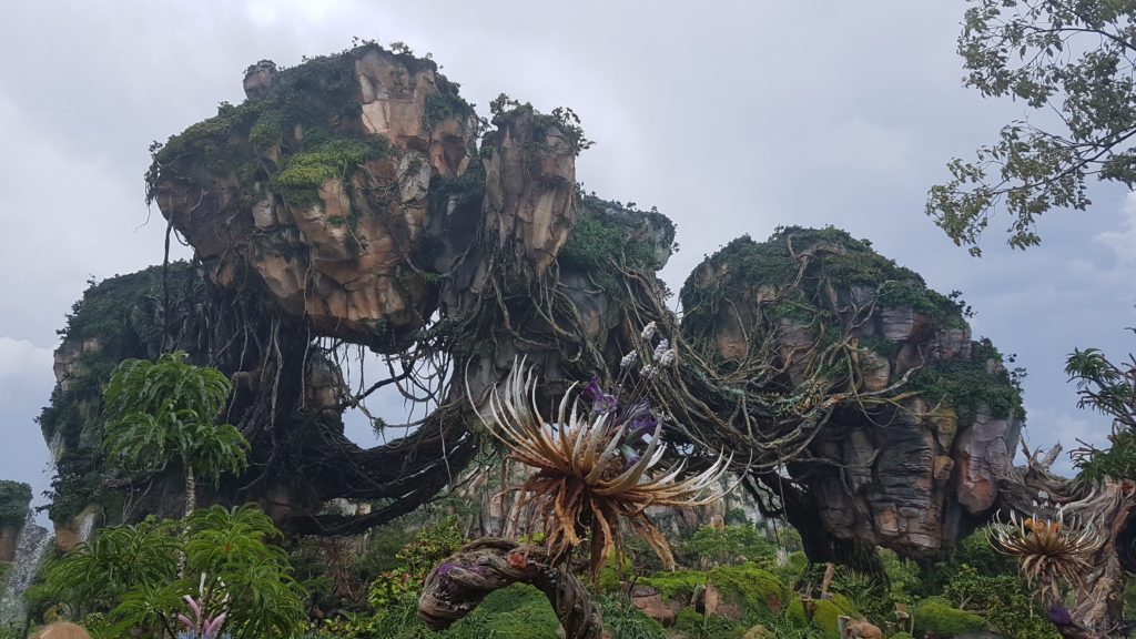 Detalhe das pedras flutuantes do filme Avatar no Pandora - Impressionante a perfeição!