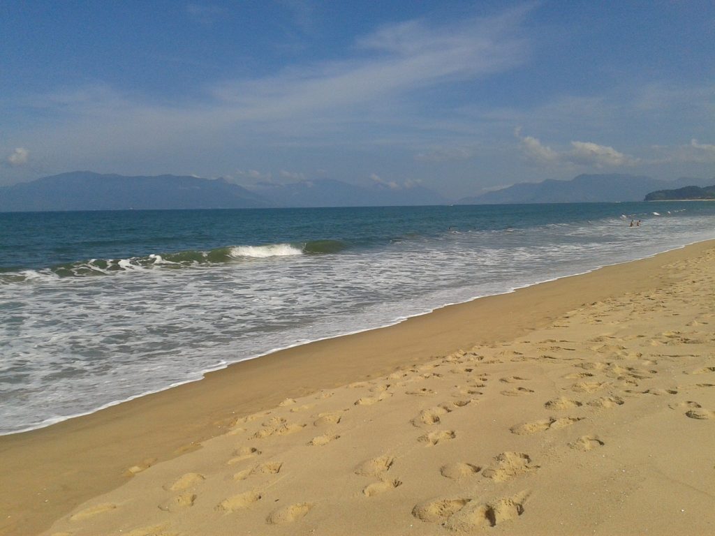 Mar na praia Massaguaçu, em Caraguá