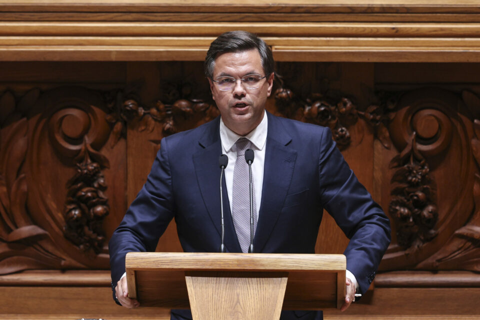 Governo “não tem no horizonte despedimentos na Administração Pública”