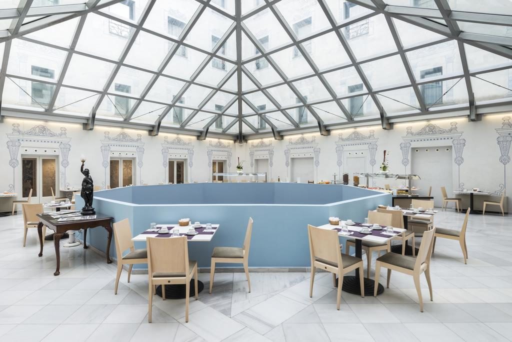 area cafe Oriente Atiram Hotel
