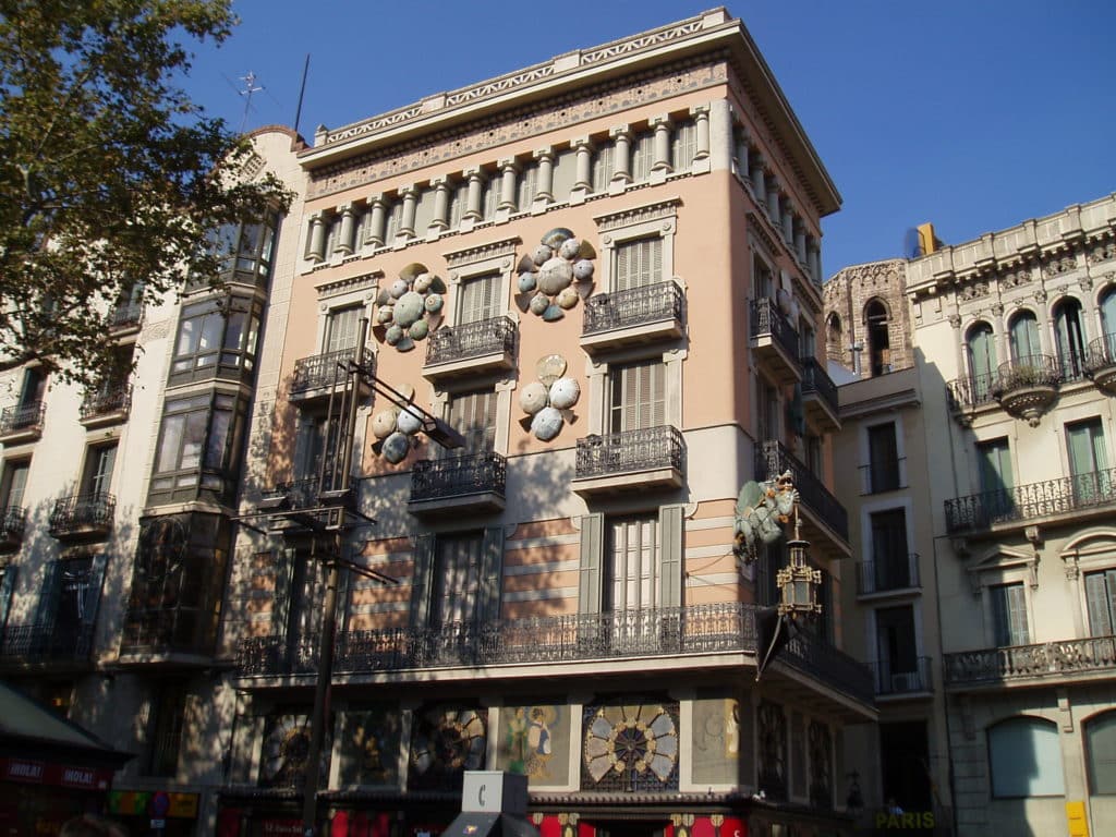 Parte externa da Casa Bruno Cuadros