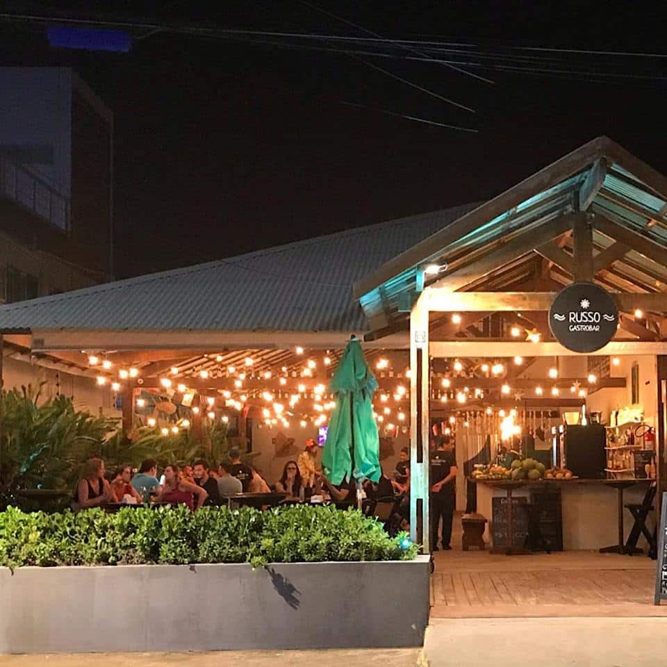 Para uma noite mais descontraída conheça o Russo Gastrobar Restaurante - lua de mel em maragogi
