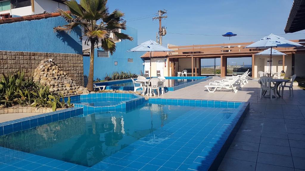 Pousadas em Cabo Frio - piscina e área de lazer da Pousada do Albatroz.