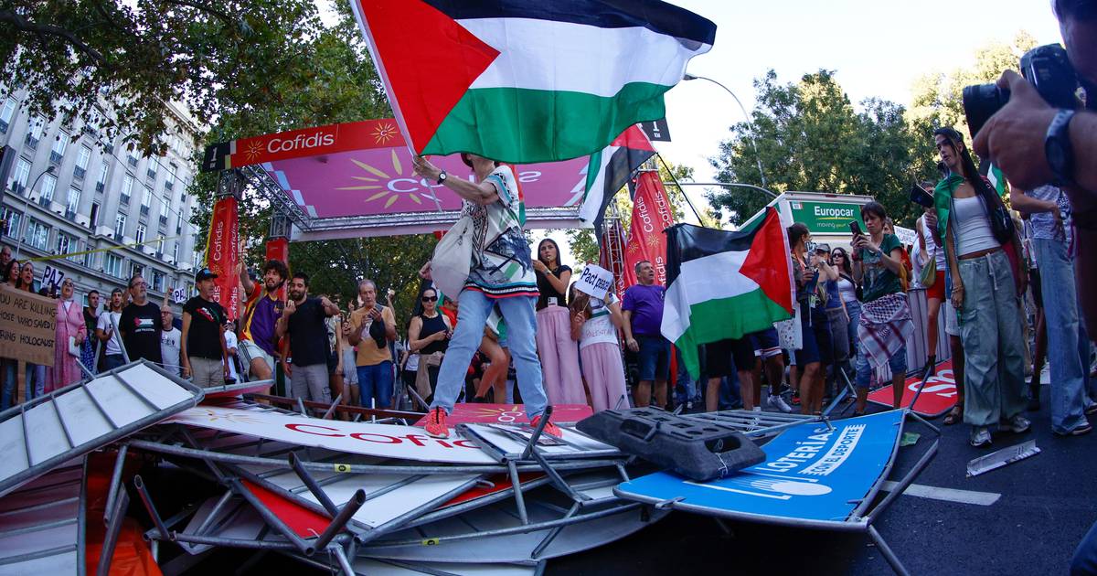 Vuelta: oposição acusa Governo de Espanha de instigar protestos que pararam a prova